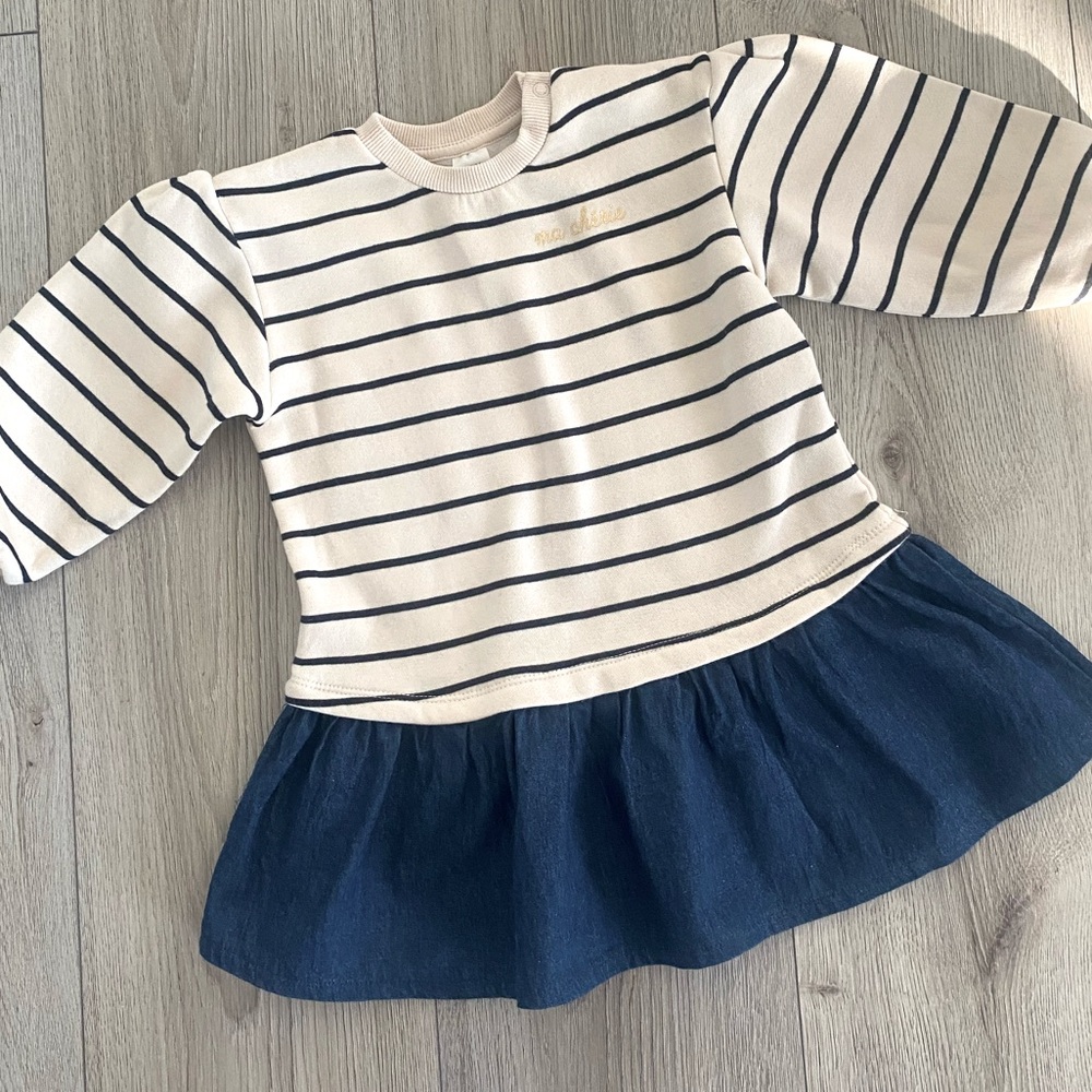H&M long sleeve sweater dress worn once in excellent condition very cute on